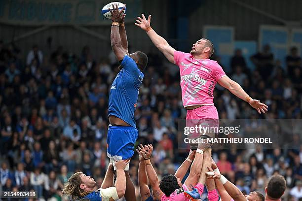 Leaping Trys Rugby 186 Rugby Player Leaping Up To Catch Ball Stock Photos, High-Res ...