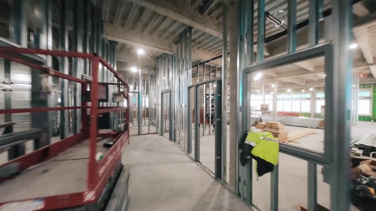 https://media.gettyimages.com/id/2155129365/video/fpv-drone-construction-site-interior-unfinished-residential-building-4k-stock-video.jpg?b=1&s=640x640&k=20&c=71gemTADEhWydr8aipSmsNUhnACVn7dzdTK6seXi_FE=