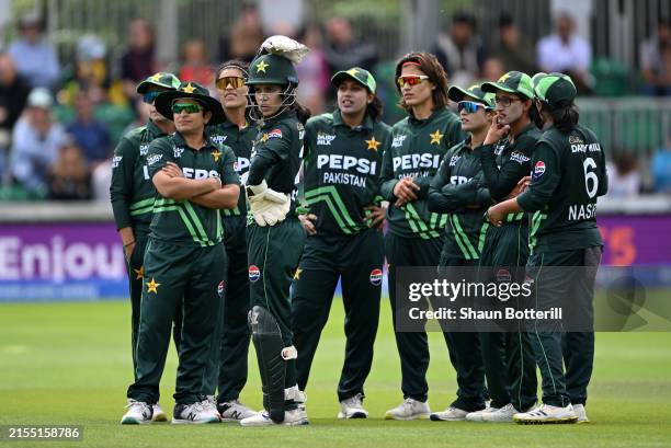 Pakistan wicket keeper Najiha Alvi and teammates wait for the umpires decision during the 3rd Women's Metro Bank ODI between England and Pakistan at...