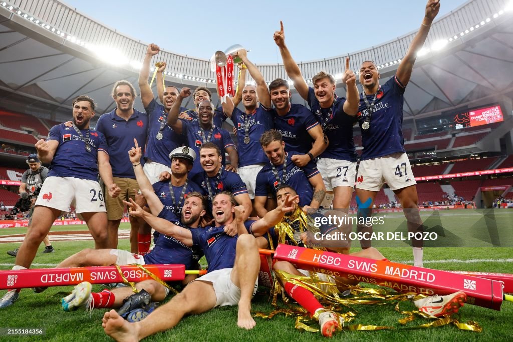 TOPSHOT-RUGBYU-SEVENS-MEN-FRA-ARG