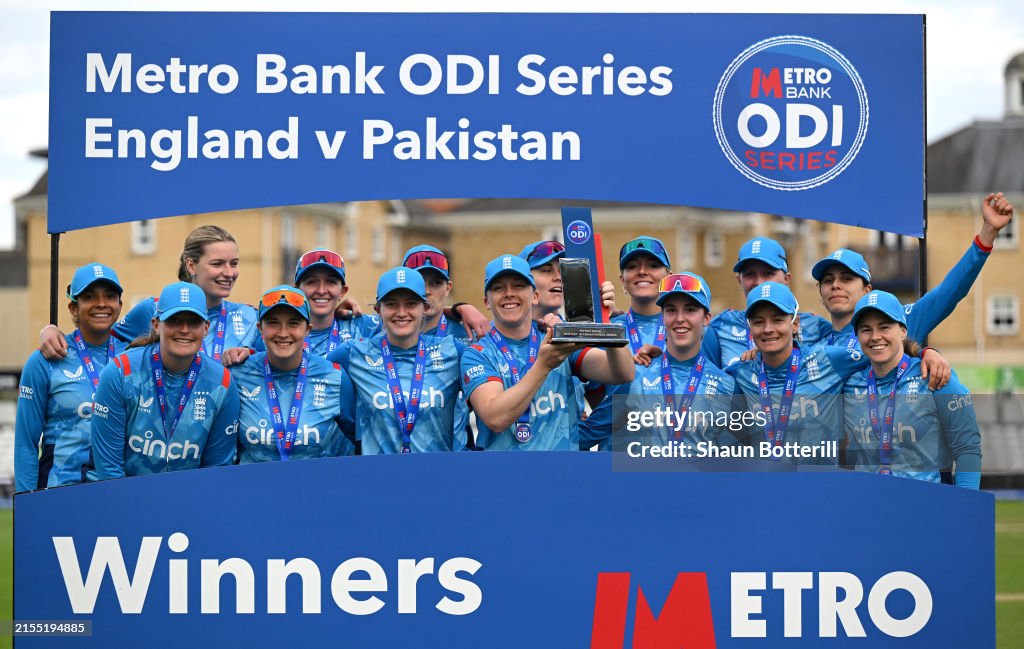 England v Pakistan - 3rd Women's Metro Bank ODI