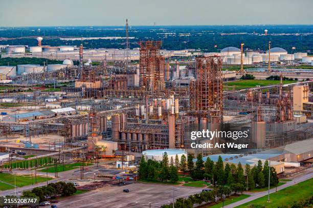 Houston Refineries 1,114 Houston Refinery Stock Photos, High-Res Pictures, and Images ...