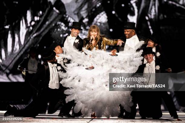 Taylor Swift performs on stage during "Taylor Swift | The Eras Tour" at Santiago Bernabéu Stadium on May 29, 2024 in Madrid, Spain.