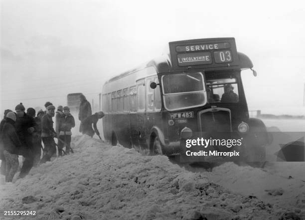 Bus Stuck In Snow 53 Bus Stuck In Snow Storm Stock Photos, High-Res Pictures, and Images ...
