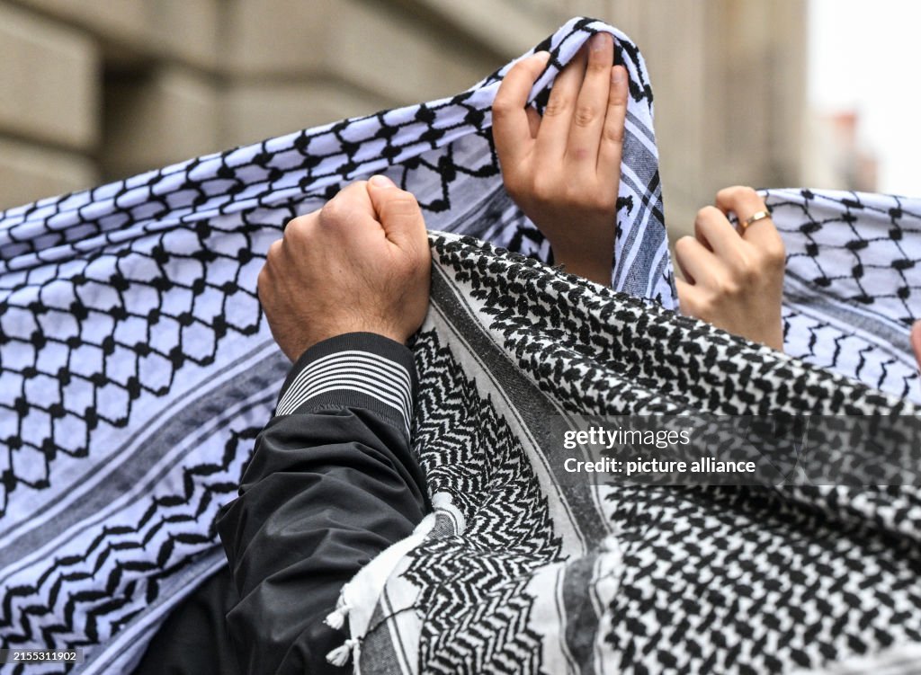 Pro-Palestinian students demonstrate