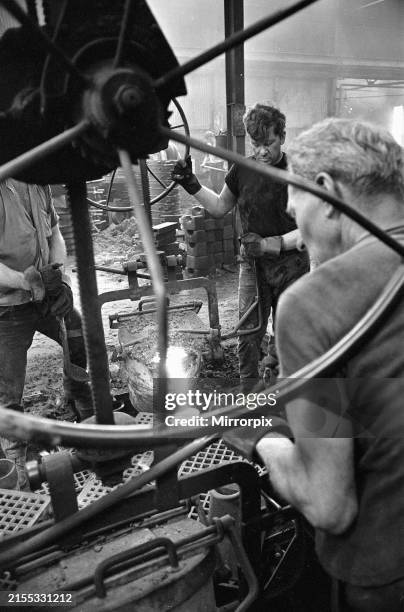 Furnace men and their assistants at work at the Crowmarsh Foundry 28th August 1970