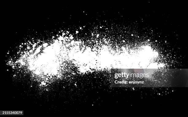 ilustrações de stock, clip art, desenhos animados e ícones de white paint powder splash - spray-de-tinta