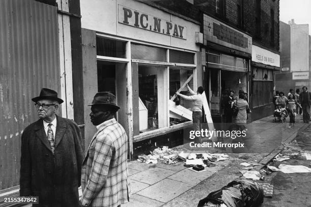 Toxteth Riots Reporter 58 Toxteth Riots Stock Photos, High-Res Pictures, and Images - Getty Images