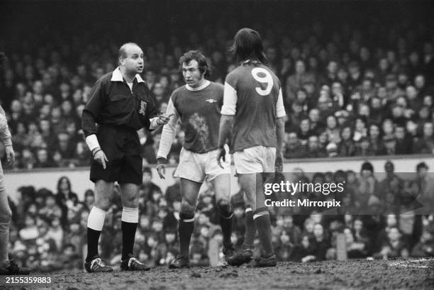 George Reader Referee 3,321 Charlie George Photos Stock Photos, High-Res Pictures, and Images ...