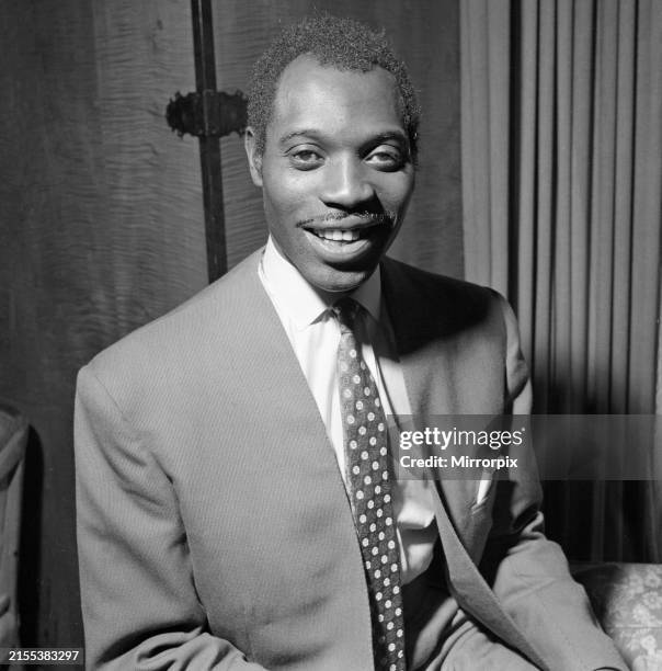 Loard Singer 82 Bob Roberts (Singer) Stock Photos, High-Res Pictures, and Images ...