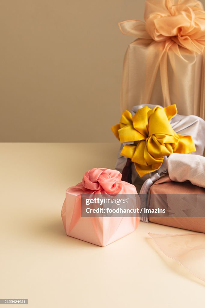 New Year's Day, Lunar New Year's Day, New Year's Day, holidays, wrapper packaging, Yakgwa, traditional Korean snacks, Gangjeong, Lunar New Year food, Lunar New Year gifts, holiday gifts