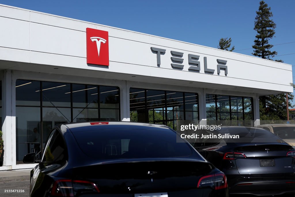 Tesla Issues Recall For Over 100,000 Vehicles Over Seat Belt Warning System