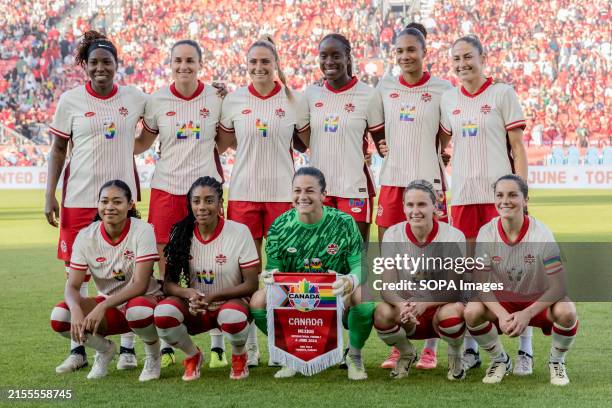 Canadian starting eleven pose for a photo prior to the International Friendly match between Canada and Mexico at BMO Field From left to right top row...