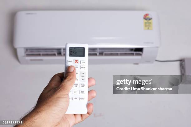 air conditioner, split ac - climatización fotografías e imágenes de stock