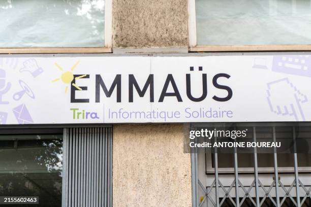 Shop Computer Frontage 2,901 Computer Shop Stock Photos, High-Res Pictures, and Images - Getty ...