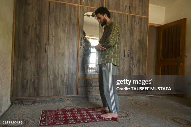 Abrar Rashid 270 Kashmiri Abdul Rashid Stock Photos, High-Res Pictures, and Images ...