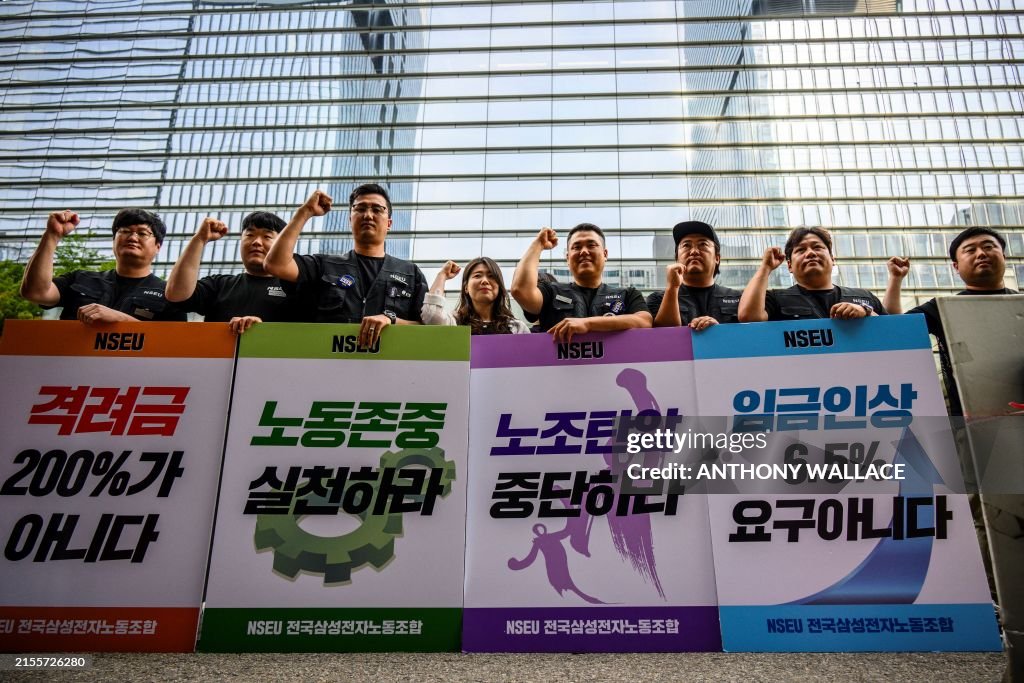 TOPSHOT-SKOREA-SAMSUNG-STRIKE