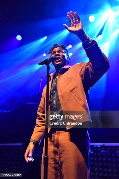 Ray Concert O2 29,960 The Singer Of Empire Stock Photos, High-Res Pictures, and Images ...