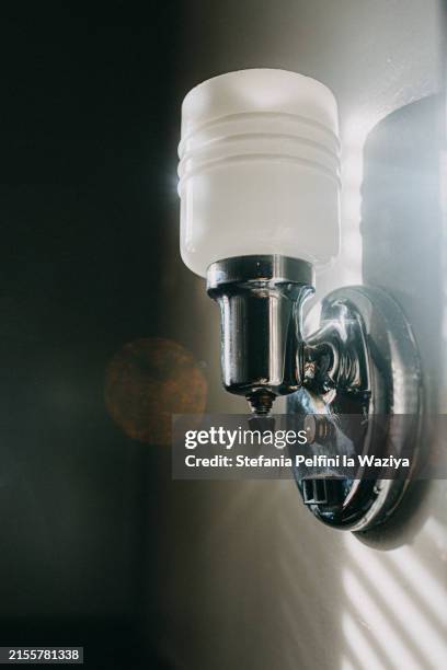 wall mounted light fixture - fitting stockfoto's en -beelden