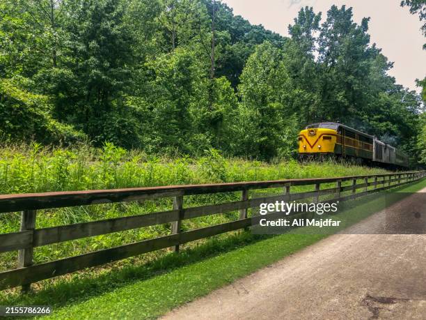 cuyahoga national park scenic train - cuyahoga valley scenic railroad stock pictures, royalty-free photos & images