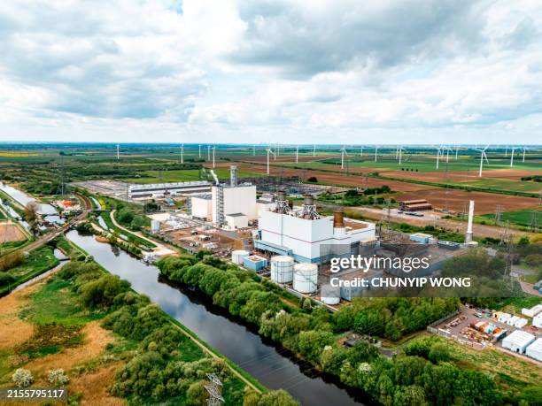 vista de dron de la central eléctrica de keadby, cerca de scunthorpe, reino unido - central-eléctrica-a-gas fotografías e imágenes de stock
