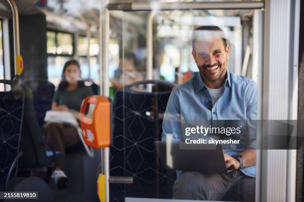 Bus Happy Computer 1,453 Laptop Bus Stock Photos, High-Res Pictures, and Images - Getty Images