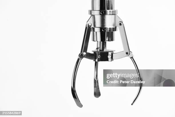 open grab - pinça utensílio de servir - fotografias e filmes do acervo