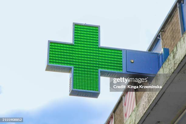 pharmacy sign - pharmacy stock pictures, royalty-free photos & images