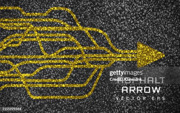 einen weg wählen, ein entscheidungskonzept mit asphaltboden und konvergierenden pfeilen im hintergrund erstellen - straßenkreuzung stock-grafiken, -clipart, -cartoons und -symbole
