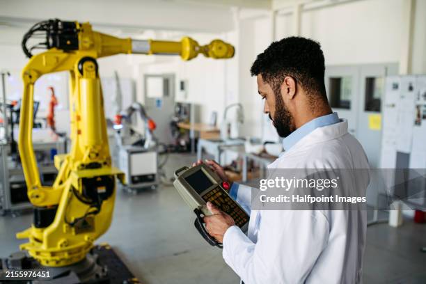 Remote Controls Engineering 1,118 Engine Parts Names Stock Photos, High-Res Pictures, and Images ...
