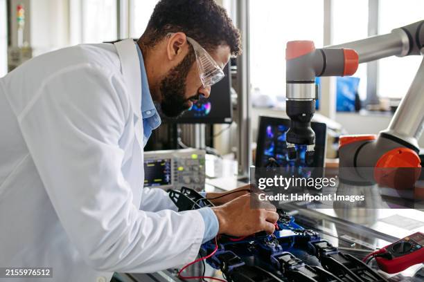 Fr Lab Engineering 803 Mechanical Engineering Lab Stock Photos, High-Res Pictures, and ...