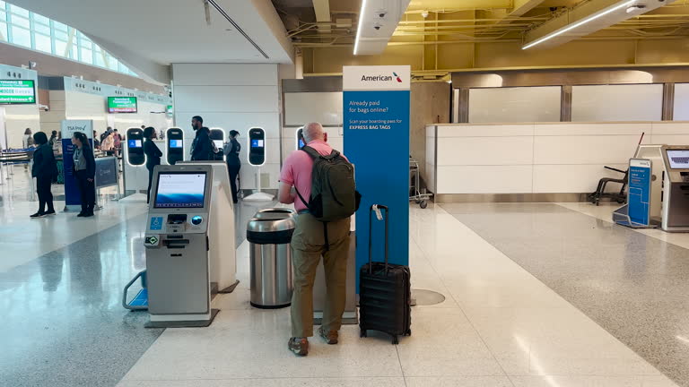 Air Check In 41 American Airlines Passenger Check In Stock Videos, Footage, & 4K ...