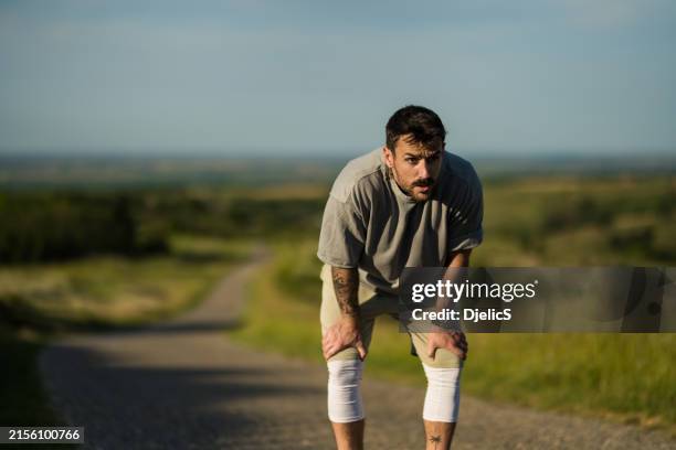 Limping Man Rushing 6,965 Limp Body Stock Photos, High-Res Pictures, and Images - Getty Images