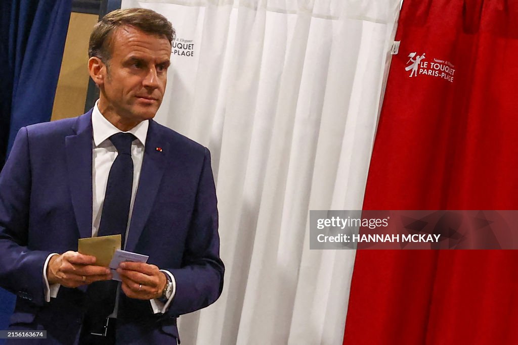 TOPSHOT-FRANCE-EU-POLITICS-VOTE