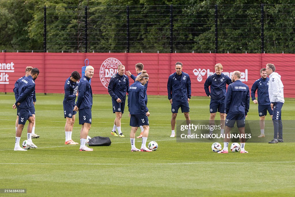 FBL-EURO-2024-DEN-TRAINING