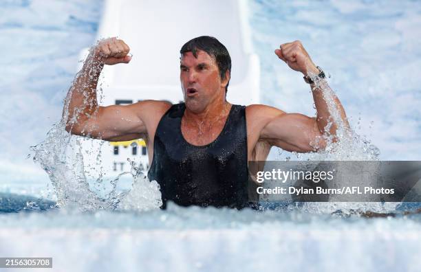 Patrick Rafter Arms 21 Patrick Rafter Photos Stock Photos, High-Res Pictures, and Images ...