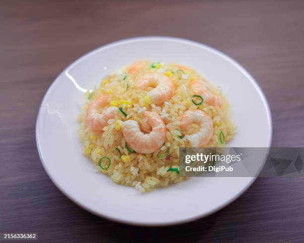 chinese shrimp fried rice (chūka ebi chahan) - scallion stock pictures, royalty-free photos & images