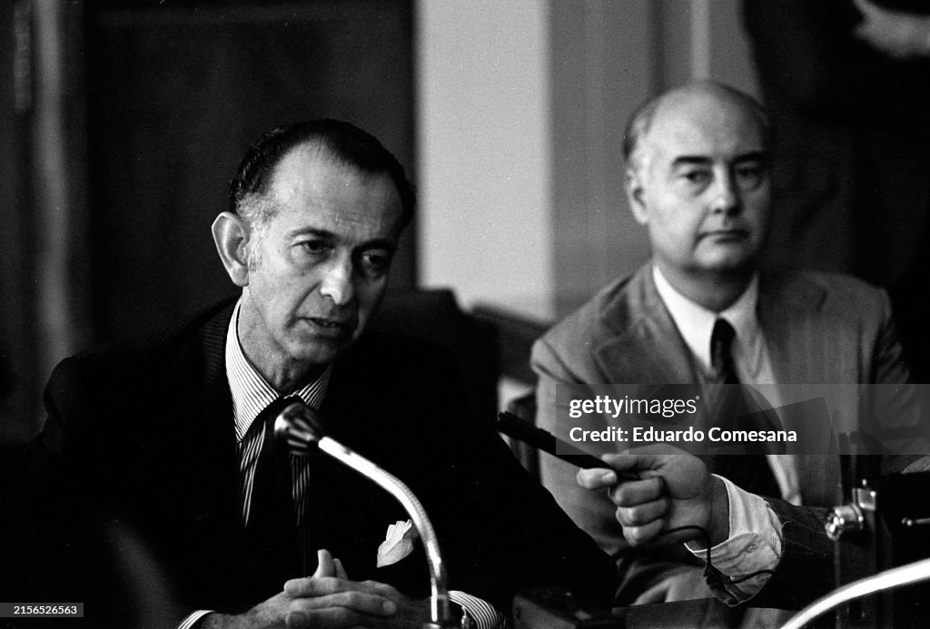 José Alfredo Martínez De Hoz & Juan Alemann At A Press Conference