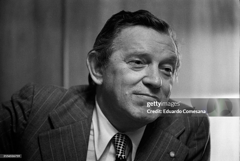 José Ber Gelbard During An Interview