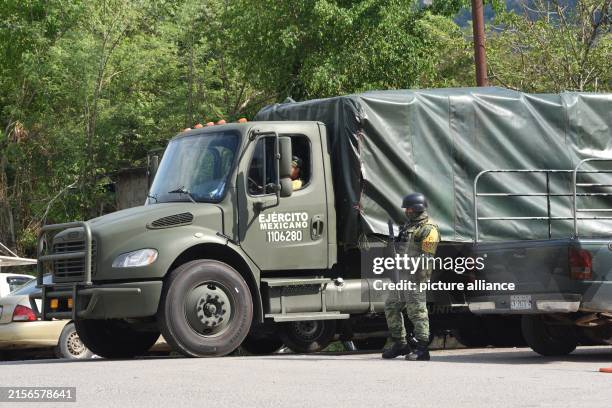June 2024, Mexico, Yajalon: Soldiers are deployed at an emergency shelter for evacuated villagers. Due to a violent conflict in a community in...