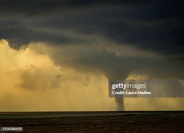 tornadoes on the great plains with other features - tornado stockfoto's en -beelden