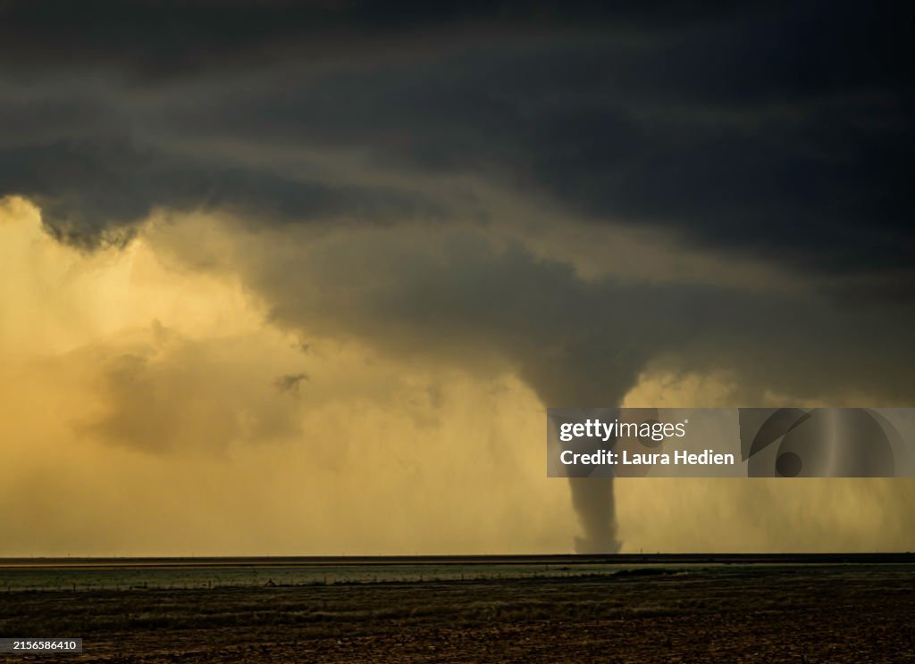 Tornadoes on the Great Plains With Other Features
