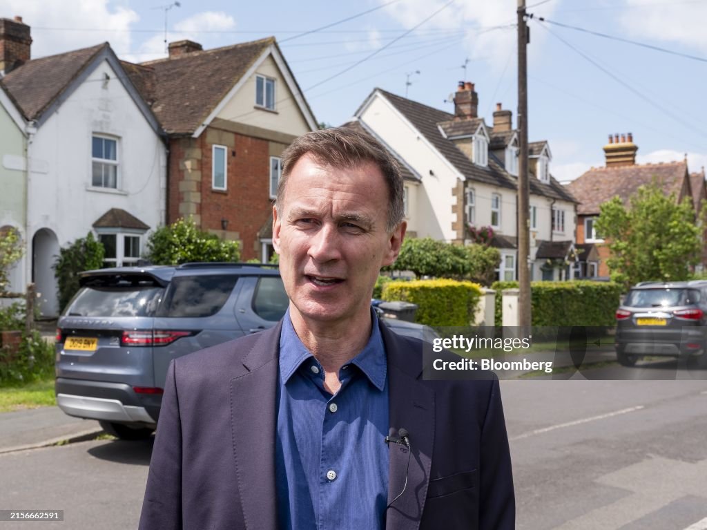 Jeremy Hunt Admits He's 1,500 Votes Away From Historic Defeat