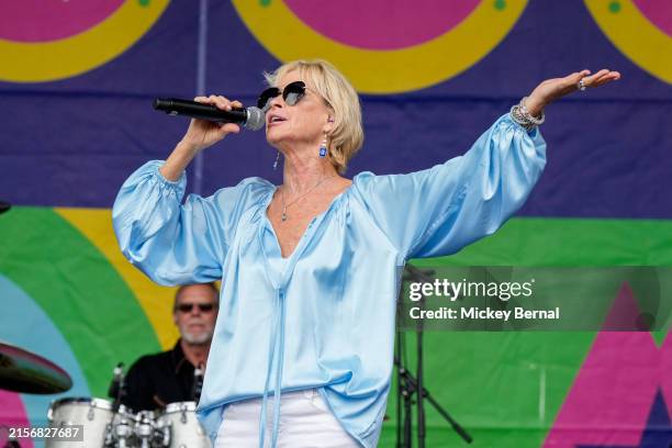Lorrie Rapper 367 Lorrie Morgan Photos Stock Photos, High-Res Pictures, and Images ...