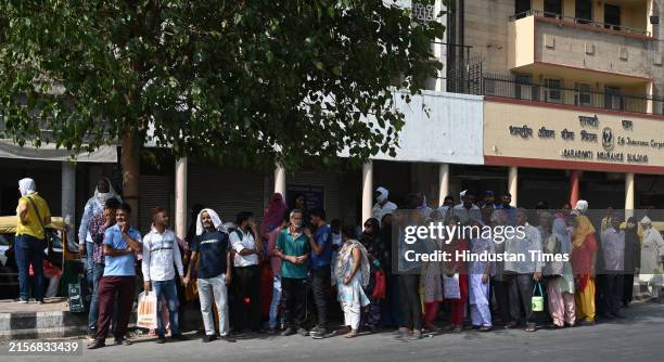 Asif Rd 2,522 The Lnjp Hospital Photos & High Res Pictures - Getty Images