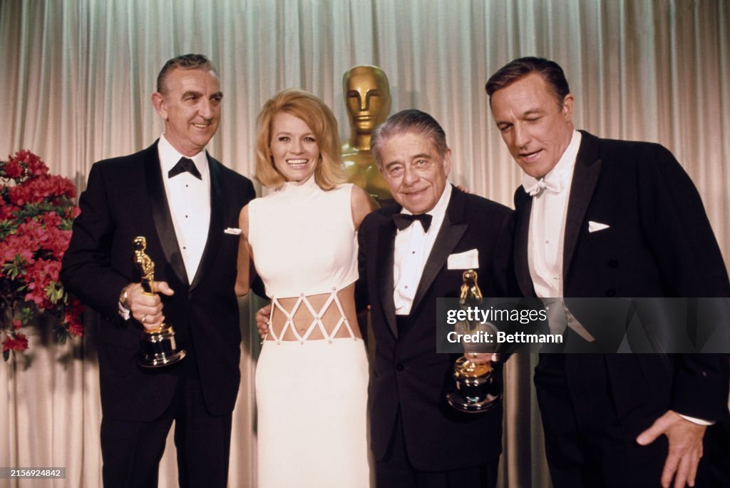 Ken Darby, Angie Dickinson, Alfred Newman, Gene Kelly