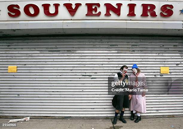 Jugglers perform during Circus Days at Coney Island July 12, 2003 in the Brooklyn borough of New York City. The outdoor circus featured an...