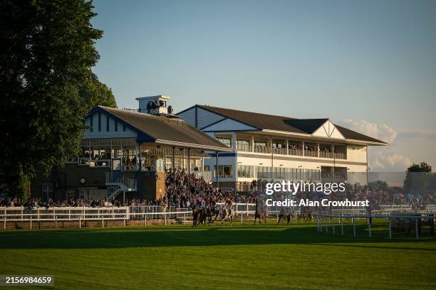 Windsor Raceway 4,217 Windsor Racecourse Stock Photos, High-Res Pictures, and Images ...