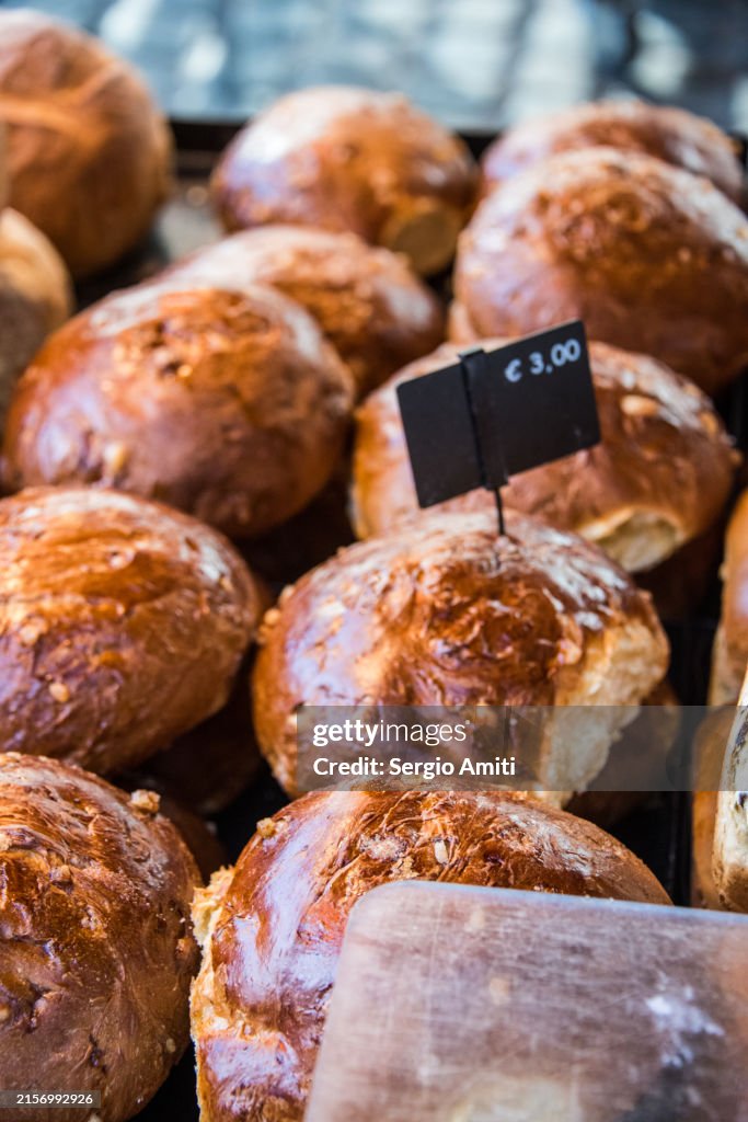 Cramique on sale at market