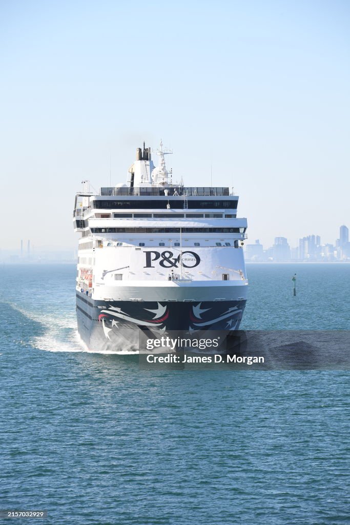 P&O Cruises Australia "Pacific Eden" departs Melbourne, Victoria, Australia